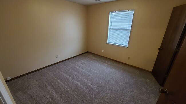 Master Bedroom - 514 Sky Vue Dr