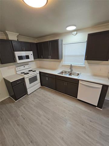Foto del edificio - 8112 Gibbs Dr