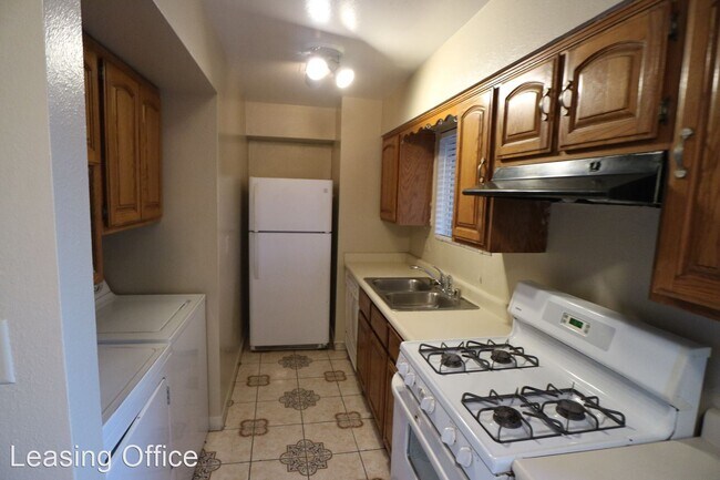 Building Photo - 3 br, 2 bath House - 582 Blue Lagoon Dr