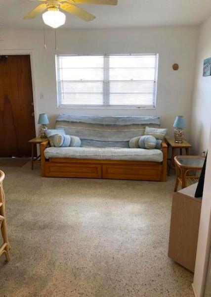 Building Photo - 425 Tyler Ave. Unit 1B