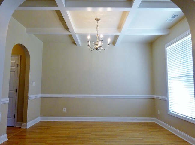 Building Photo - 400 Grey Squirrel Ct