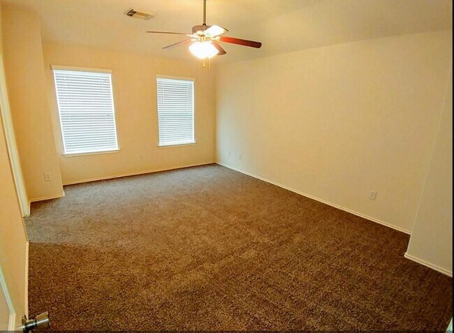Foto del edificio - 6143 Yorktown Meadow Ln