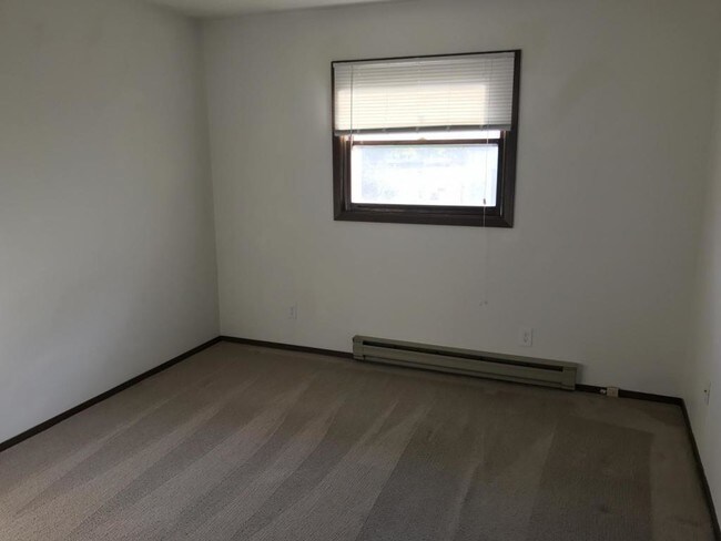 Building Photo - 417 Windsor Dr