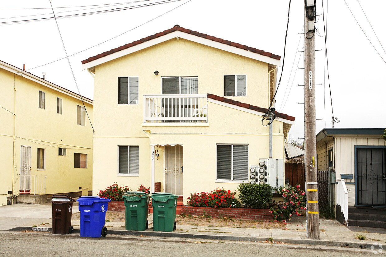 Primary Photo - 330 44th St