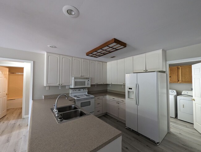Building Photo - 642 Scoggins Rd