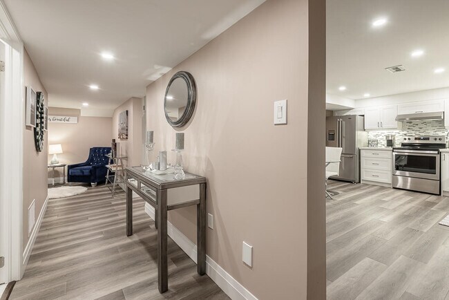 Building Photo - 31 Mount Forest Dr