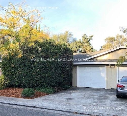 Primary Photo - Cozy patio, fireplace and spacious duplex.