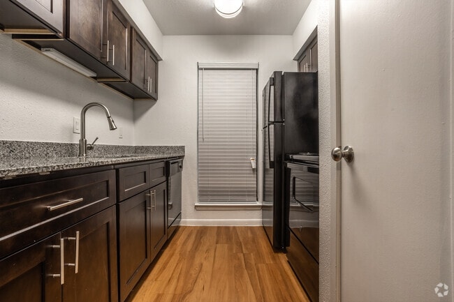 1 habitación, 1 baño con estudio - 848 pies cuadrados - Kingwood Lakes