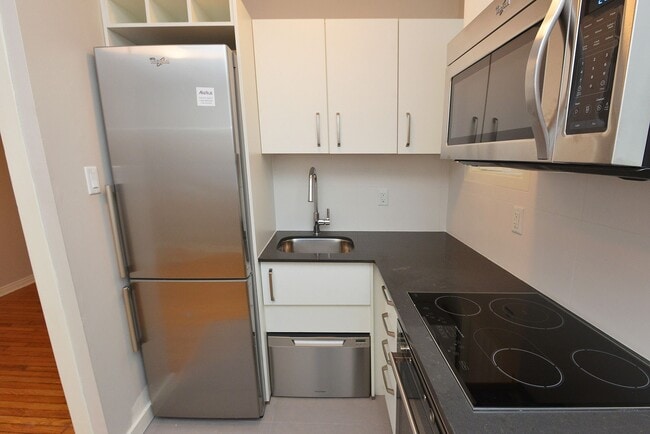 Building Photo - 50 Gloucester St