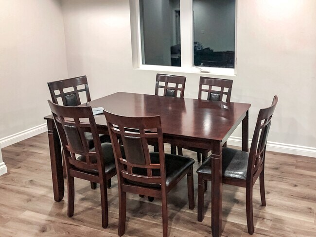 Foto del edificio - 1340 W 37th St