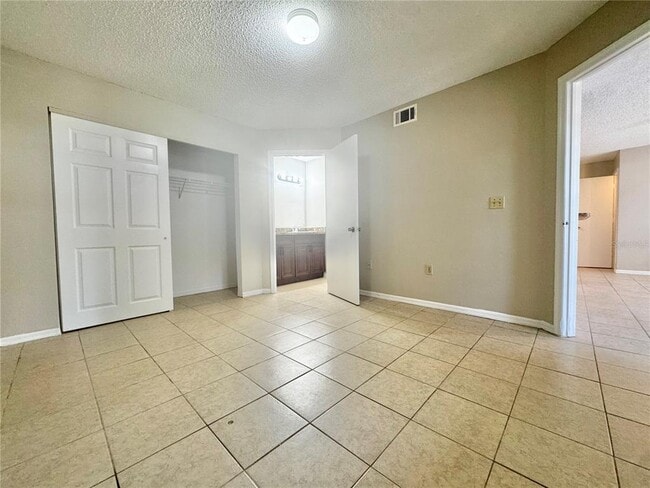 Building Photo - 401 Fountainhead Cir