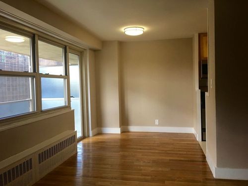 Foto del edificio - 80 Riverdale Ave