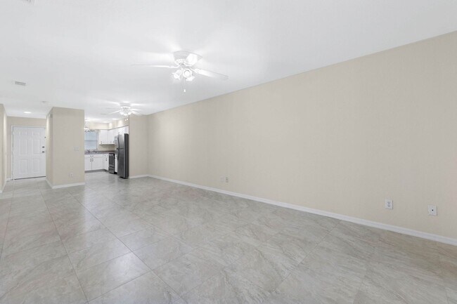 Foto del edificio - Centrally Located 2 Bed 2 Bath Newly Remod...