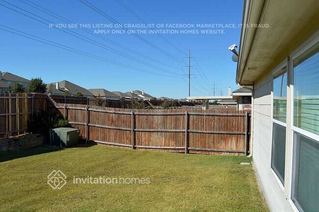 Building Photo - 12637 Pricklybranch Dr