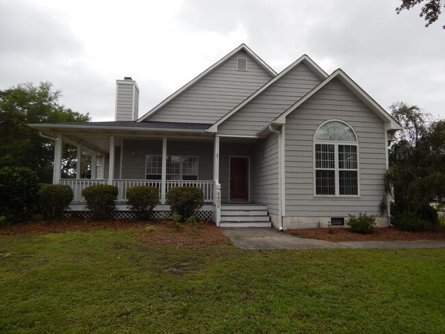 Building Photo - 3 Bedroom 2 bath in The Cape- Community Pool.