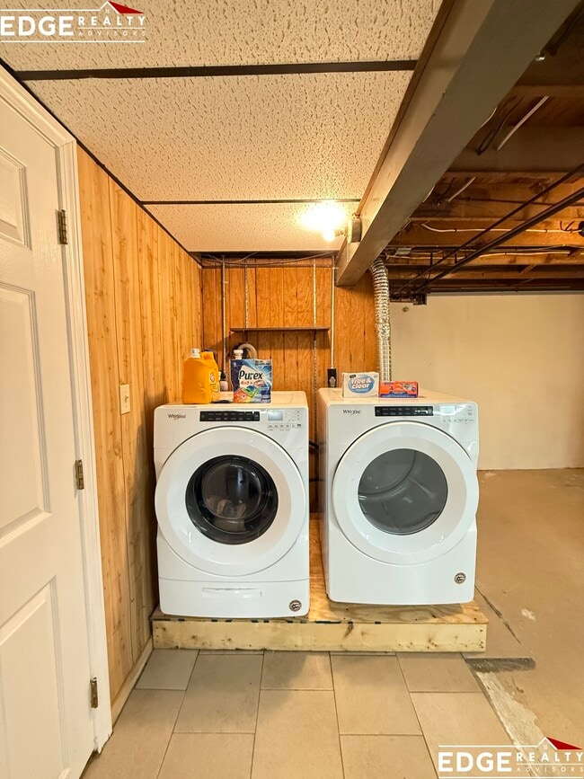 Building Photo - 110 Pine Hill Cir