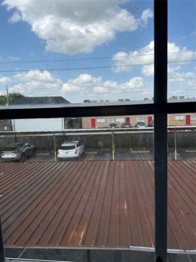 Foto del edificio - 6201 Ranchester Dr