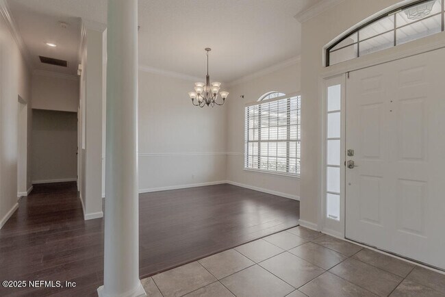 Foto del edificio - 12080 Scarsdale Dr
