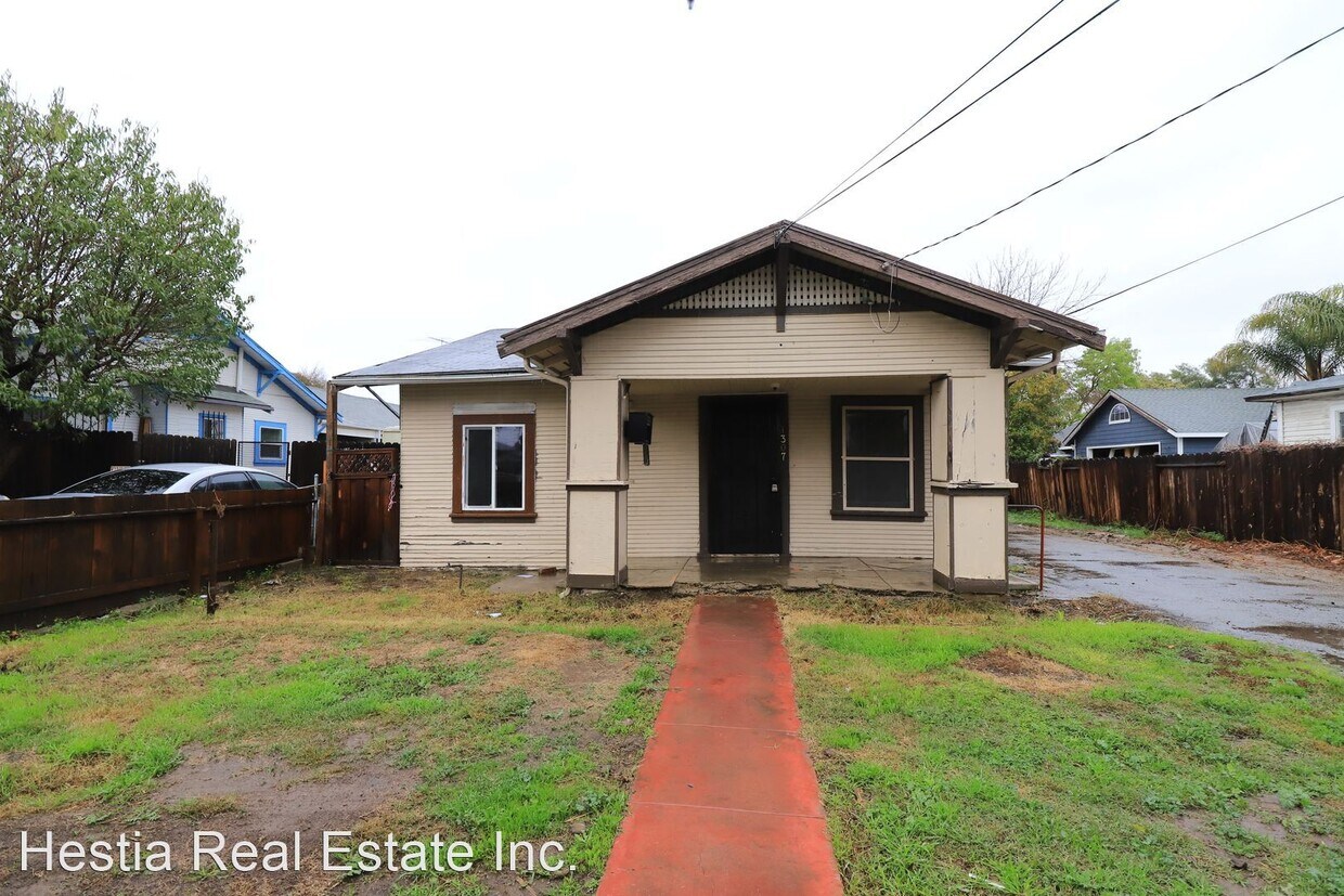 Primary Photo - 1307 Peach Ct