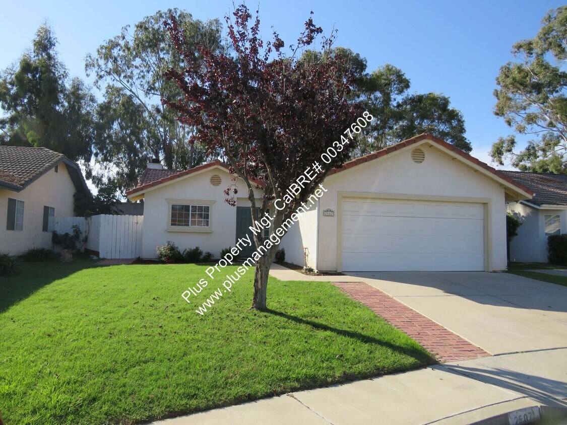Primary Photo - Centrally Located Single Story Home in the...