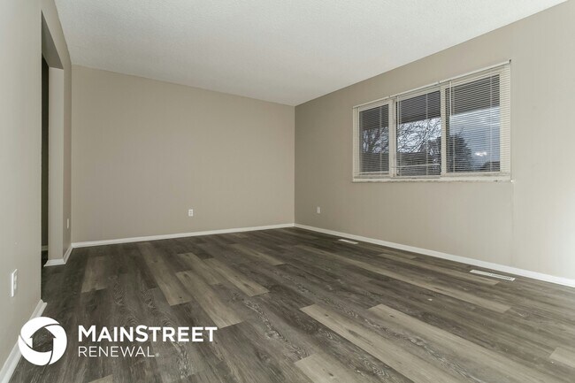 Building Photo - 2033 Queensbridge Dr
