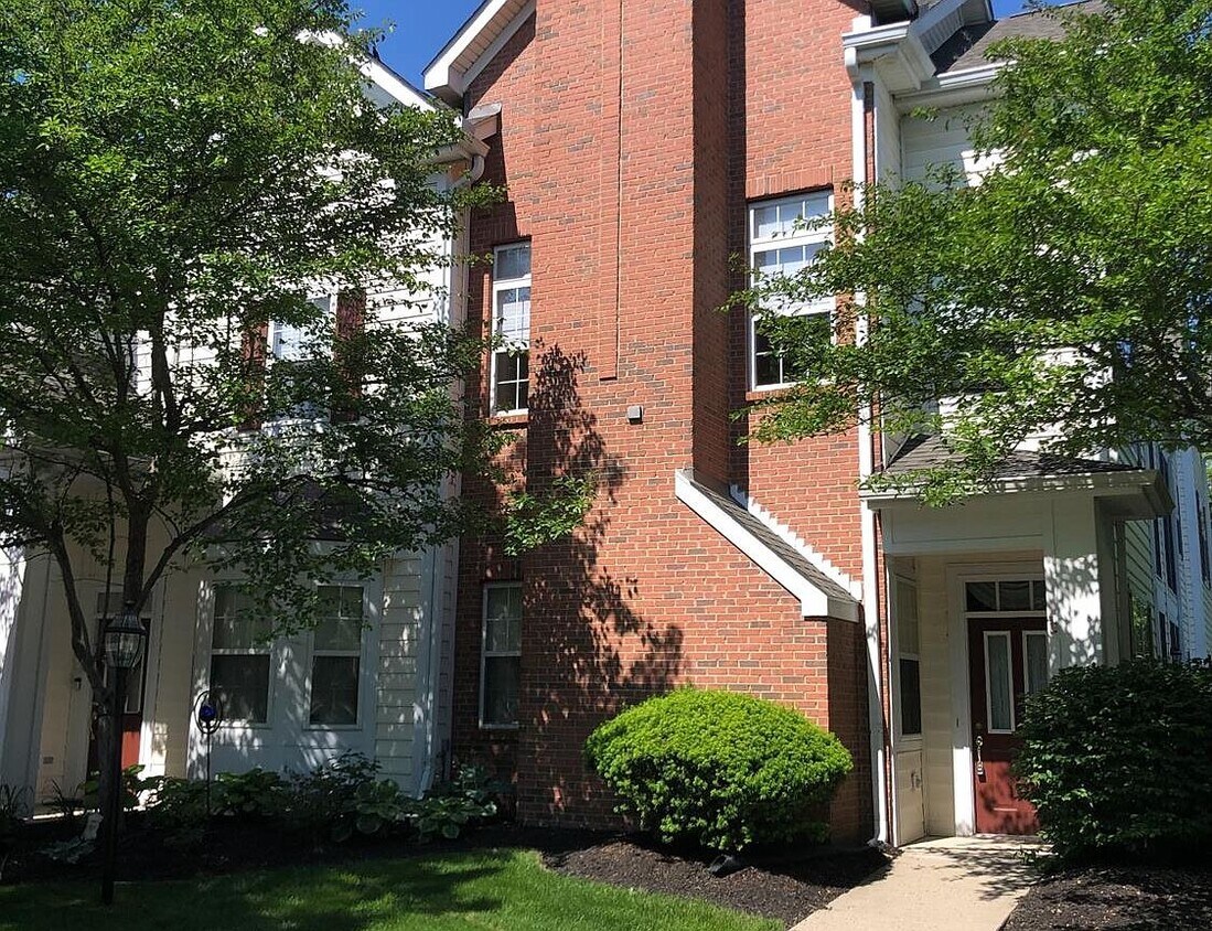 7601 Mansion Cir Unit B, Mason, OH 45040 Condo for Rent in Mason, OH