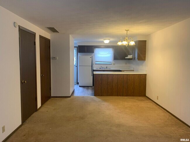 Building Photo - 3226 N Molleck Dr