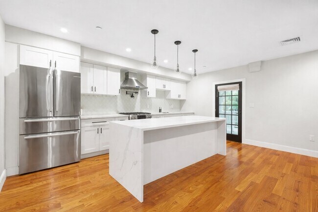 Foto del edificio - 113-115 Falcon St