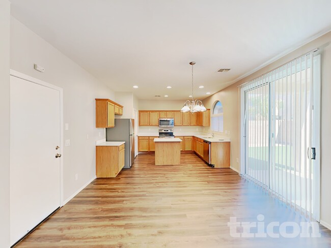 Building Photo - 4843 W Dunbar Dr