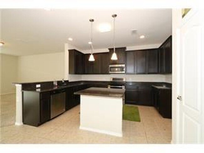 Building Photo - Beautiful 5-bedroom house in Bozmam Farms....