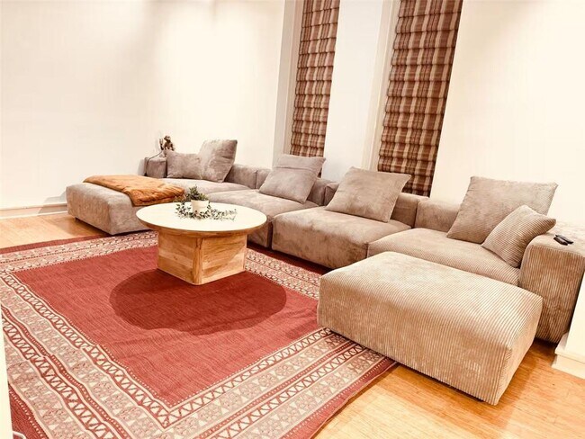 Foto del edificio - 175 River Ct Pkwy