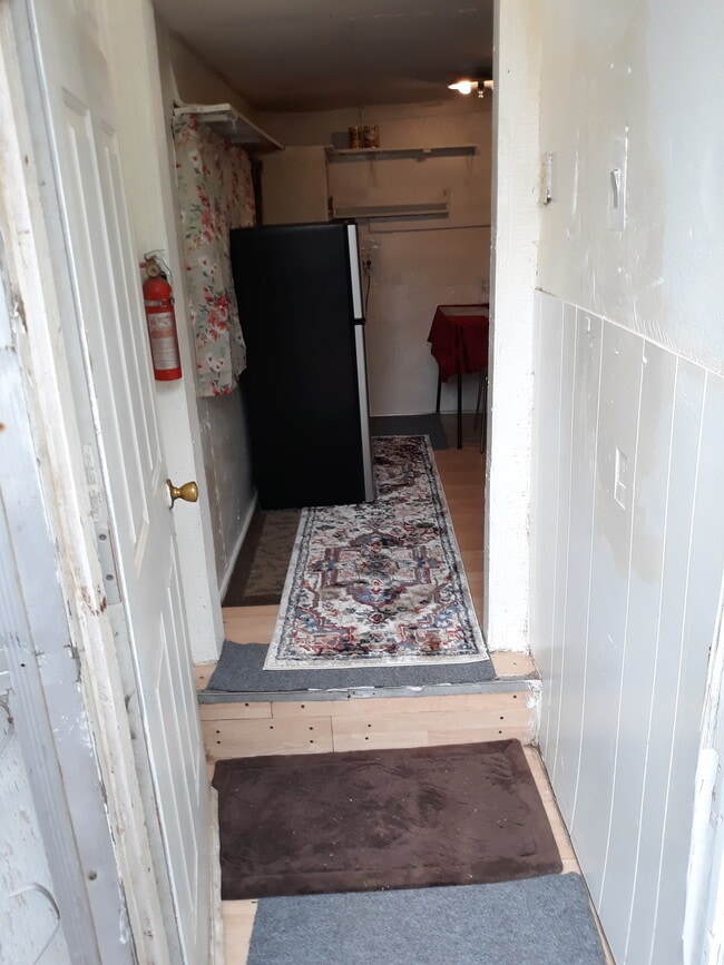 Building Photo - 8120 W Trafalgar Ave