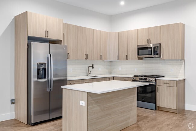 2BR, 1BA - 1,045SF - Kitchen - 684 Main Ave