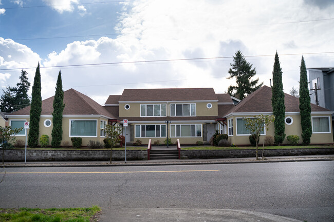 Foto del edificio - 2438 NE Killingsworth St