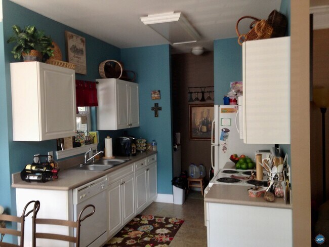 Foto del edificio - First Floor 2BR 2BA North End Summerfield $2,200  - Available June 18