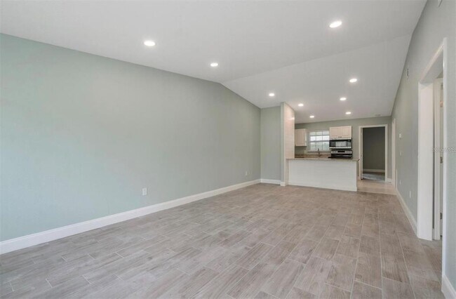 Foto del edificio - 1184 Woodman Way
