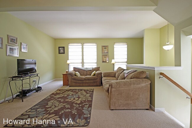 Building Photo - 3 br, 3 bath House - 4644 Minutemen Way