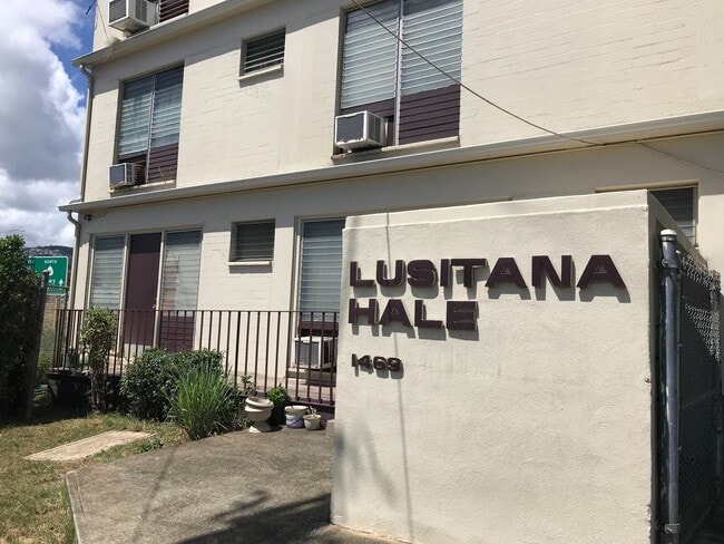 Building Photo - Lusitana Hale- 1 Bdrm, 1 Bath, and 1 Covered Parking with utilities included!