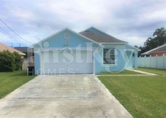 Foto principal - 6345 Lauderdale St