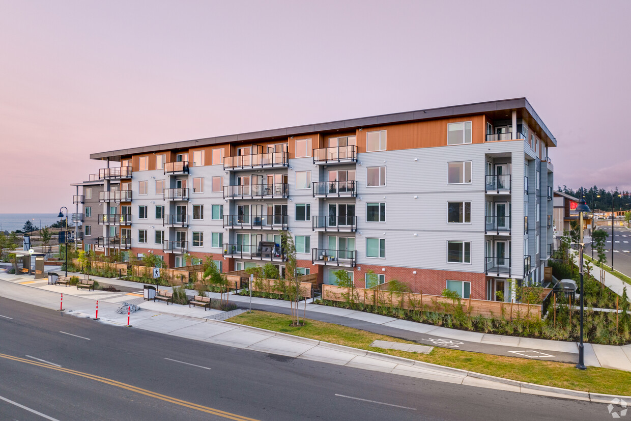 Primary Photo - Vantage Apartments at Royal Bay