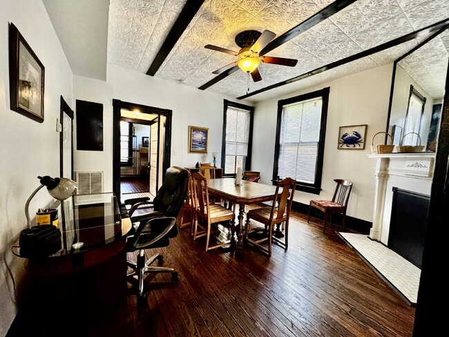 Building Photo - Fully Furnished 3 bed / 1.5 bath Historic Lynchburg Home near downtown.