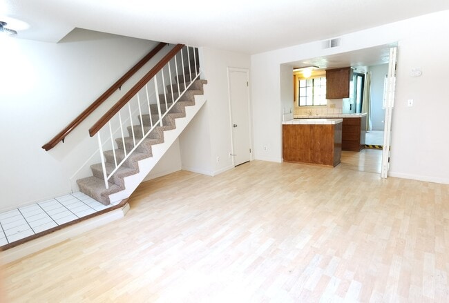 Building Photo - 396 S 11th St