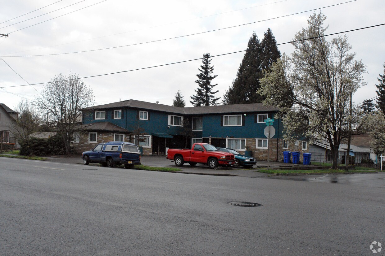 Primary Photo - 7905-7915 N Fessenden St