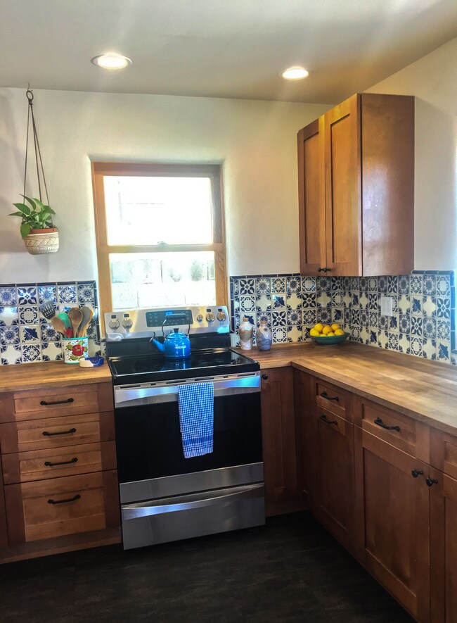 2741 Paradise Dr Los Angeles Ca 90032 House For Rent In Los