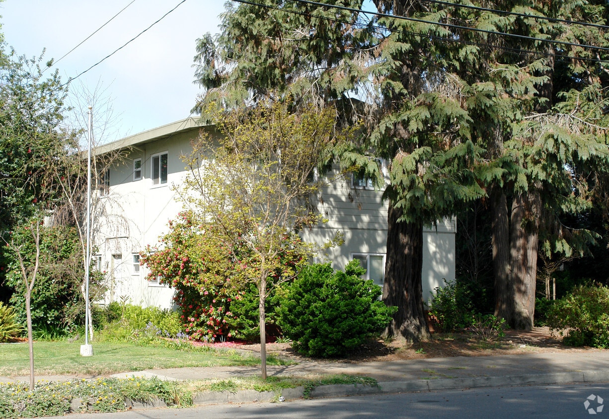 Building Photo - 107 Fitch St