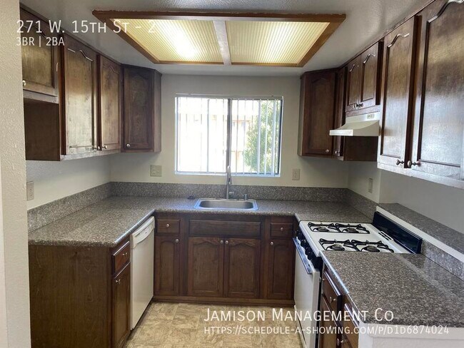 Foto del edificio - 271 W 15th St