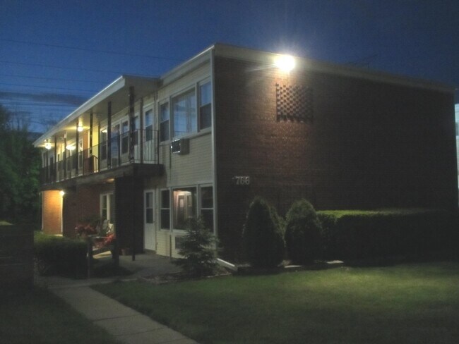 Foto del edificio - 772 E 5th Ct