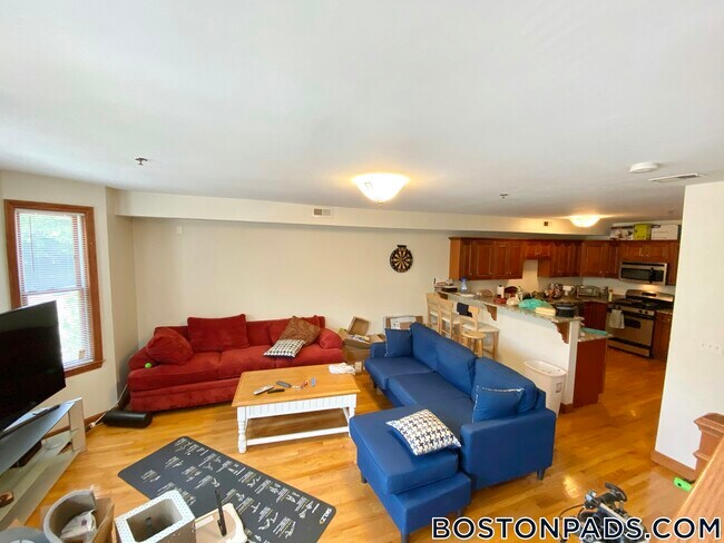 Foto del edificio - 102 Allston St