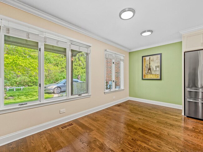 Foto del edificio - 1068 Shermer Rd