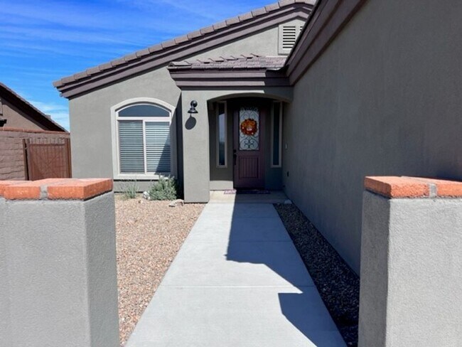 Building Photo - 3BR Laughlin Ranch 3 car BOAT DEEP garage, fenced yard